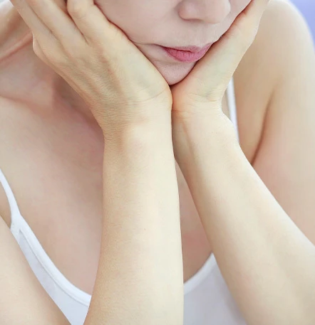 Face Liposuction <b>NANA Plastic Surgery</b> <b>Siapa yang Cocok Menjalani Face Liposuction?!</b> - gambar detail