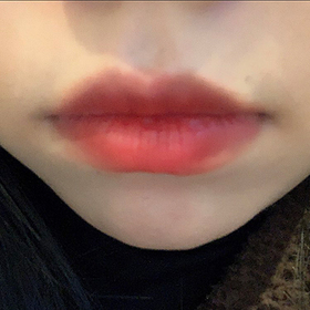 슨듕이's Lips review