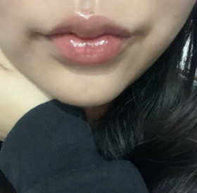 릴리루루로's Lips review